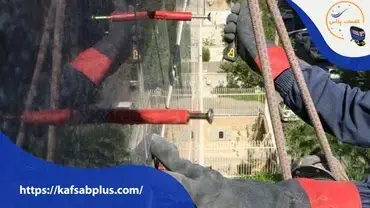 کدام فصل برای پیچ و رولپلاک نما مناسب‌تر است؟